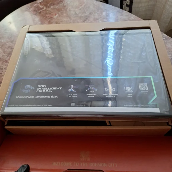 Rog Astrid G 16 volt green/ Eclipse Gray gaming laptop